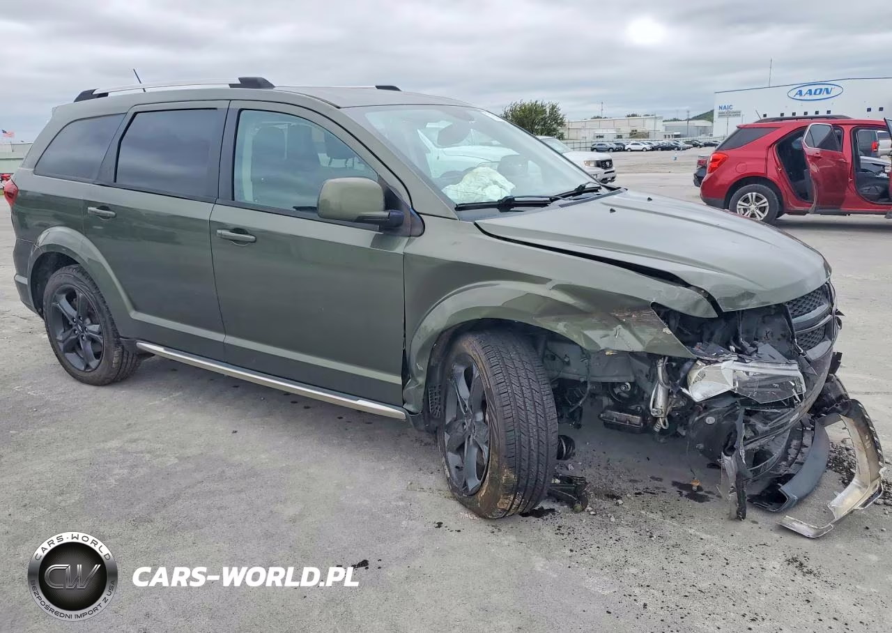 2018 Dodge Journey Crossroad VIN:3C4PDCGGXJT310555 - 4