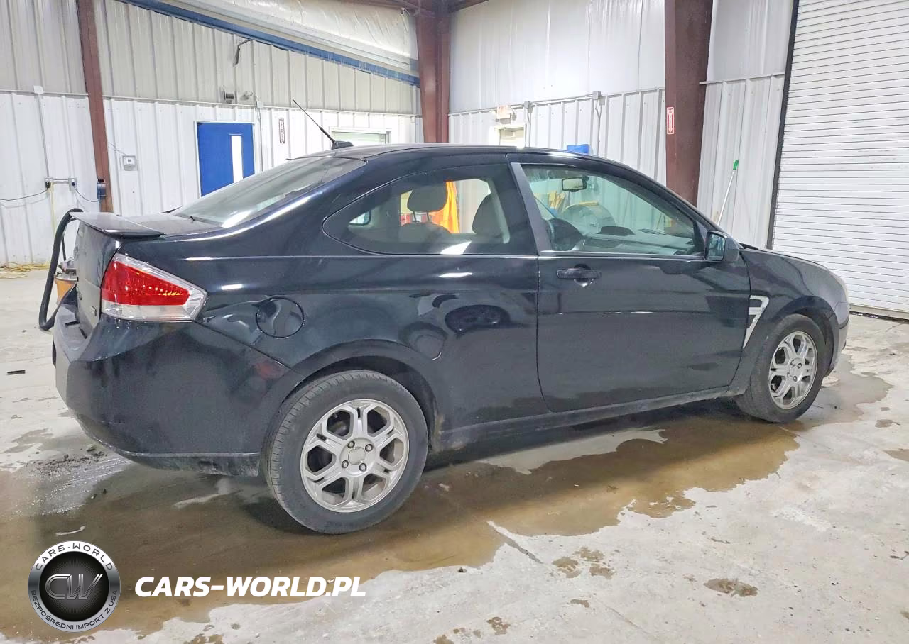 2008 Ford Focus Se VIN:1FAHP33N68W110671 - 3