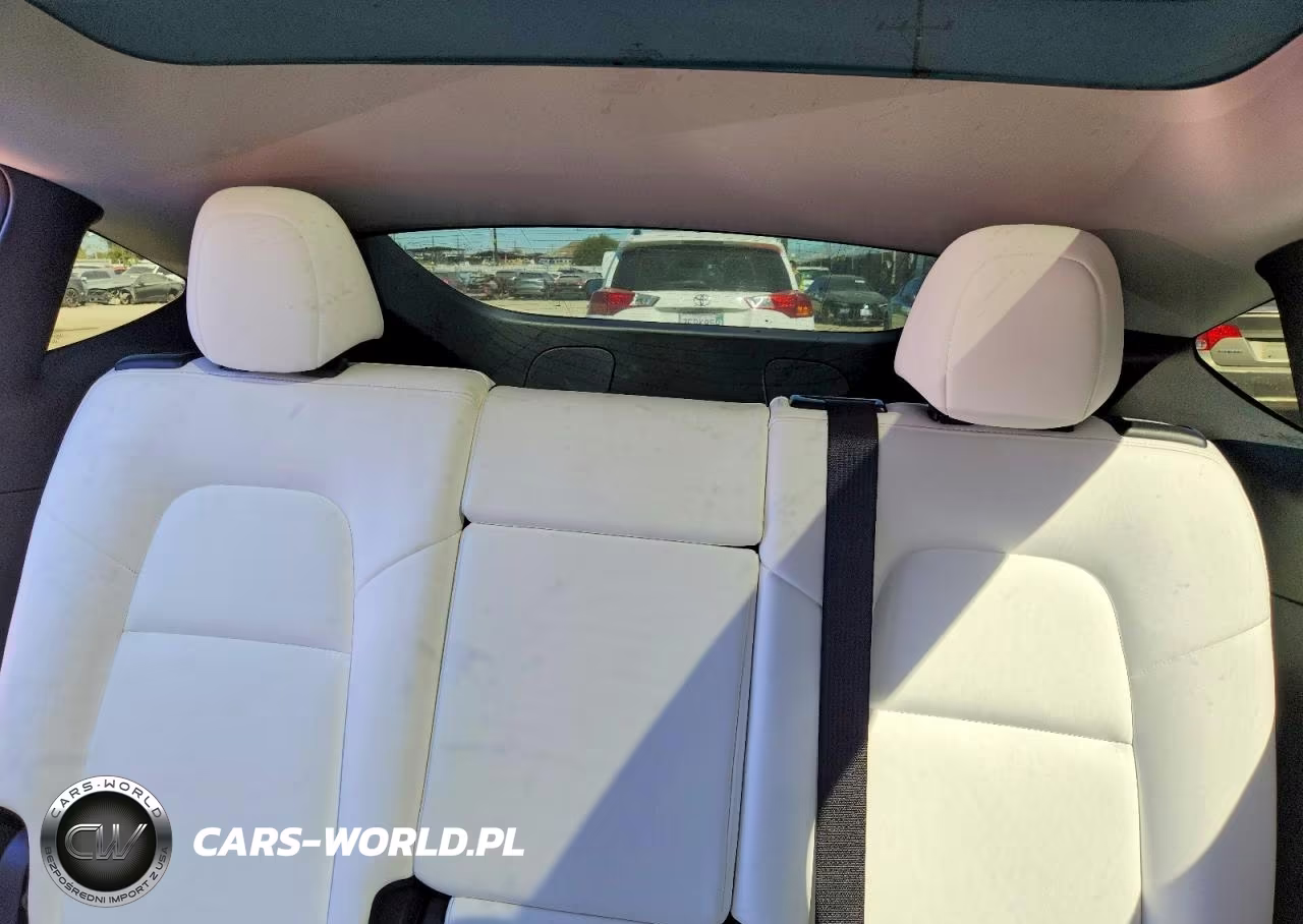 2021 Tesla Model Y VIN:5YJYGAEE8MF158019 - 10