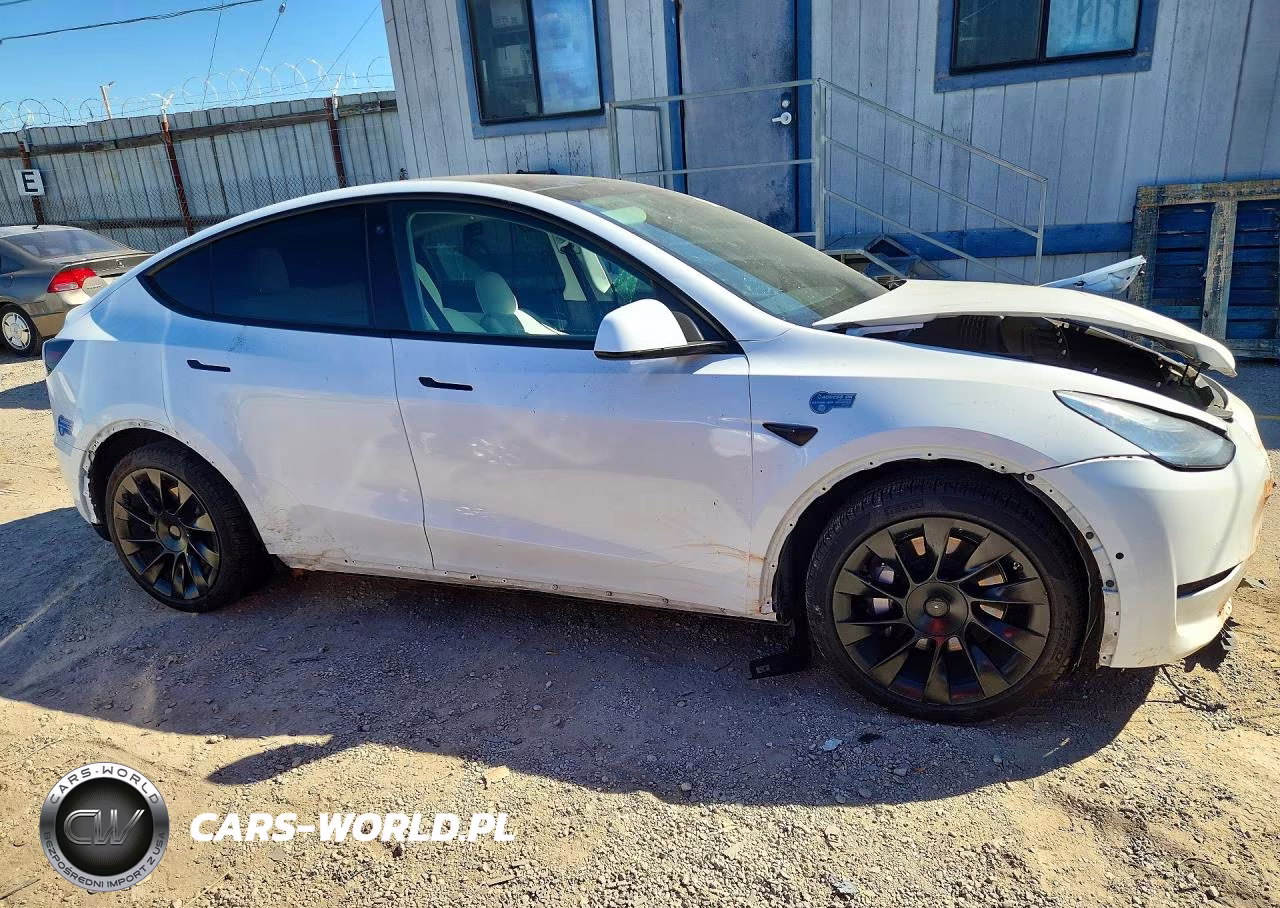 2021 Tesla Model Y VIN:5YJYGAEE8MF158019 - 4