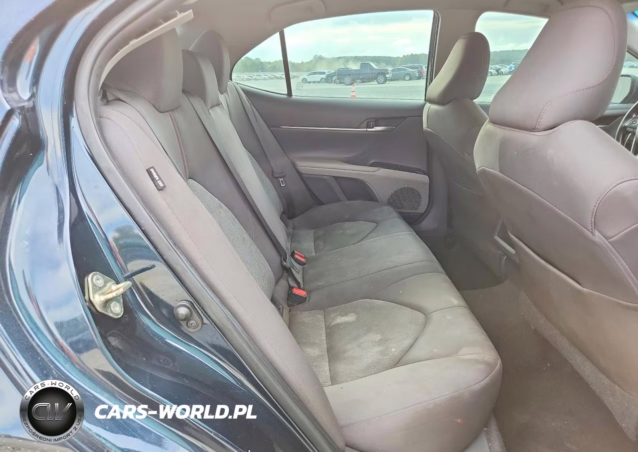 2019 Toyota Camry L VIN:4T1B11HK9KU802667 - 10