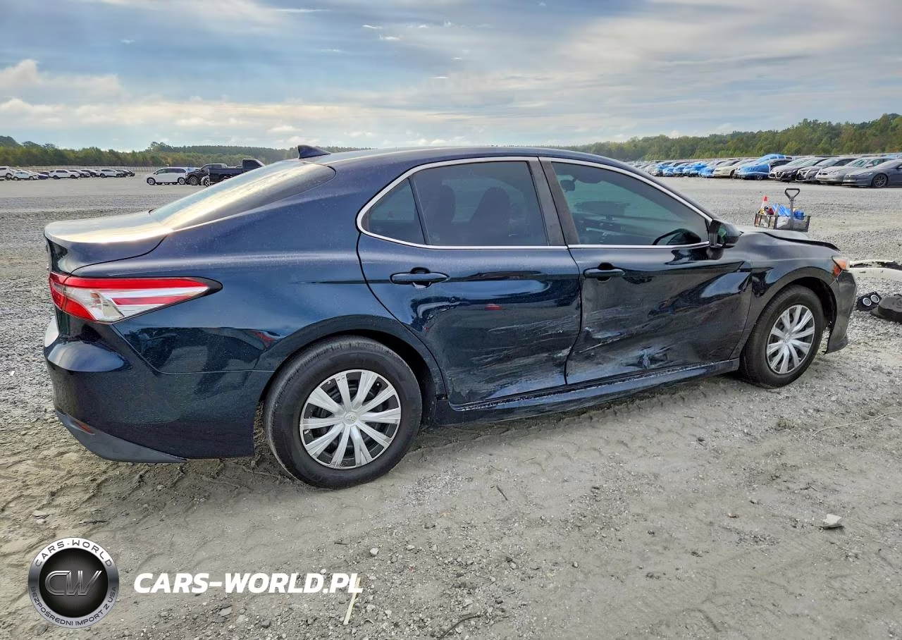 2019 Toyota Camry L VIN:4T1B11HK9KU802667 - 3