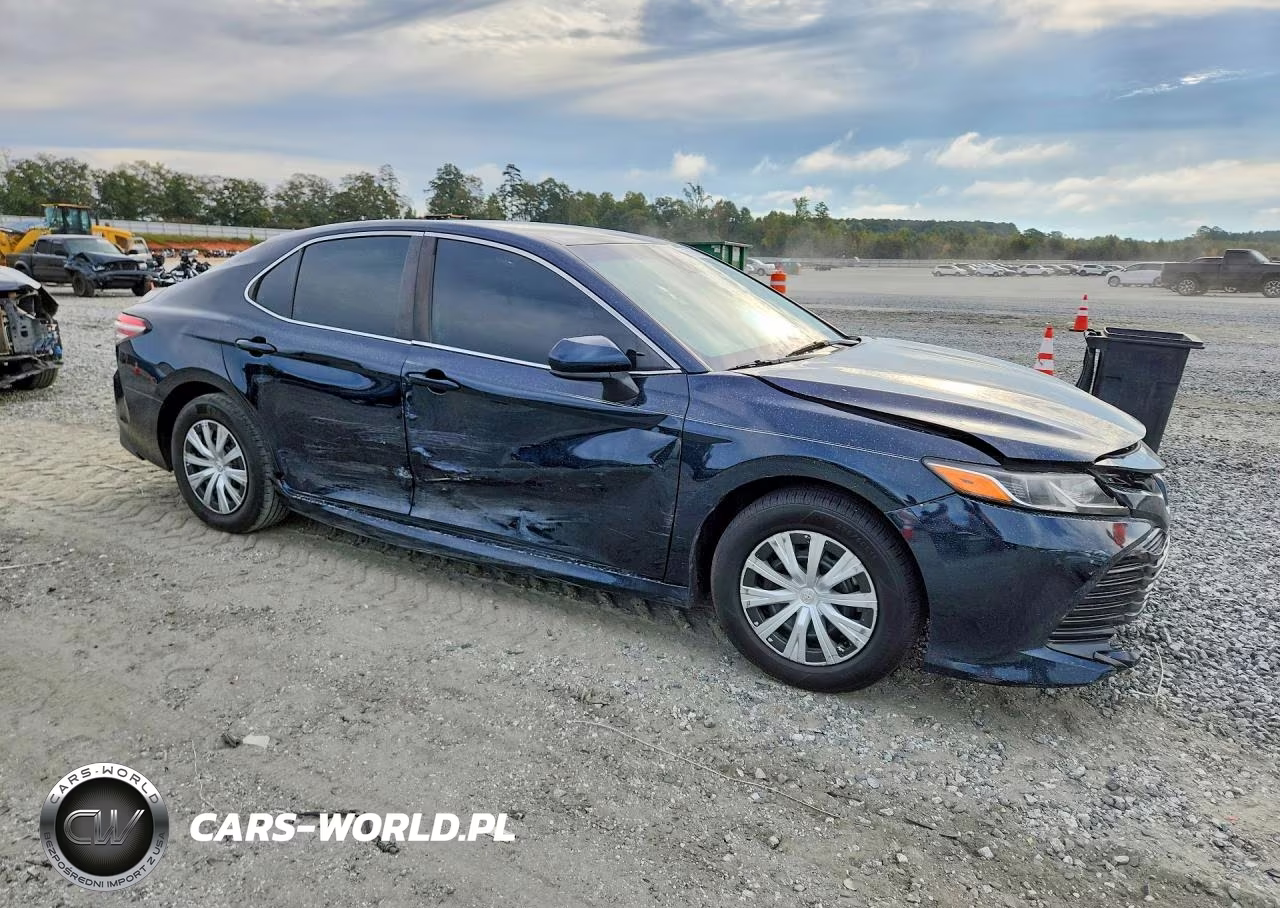2019 Toyota Camry L VIN:4T1B11HK9KU802667 - 4