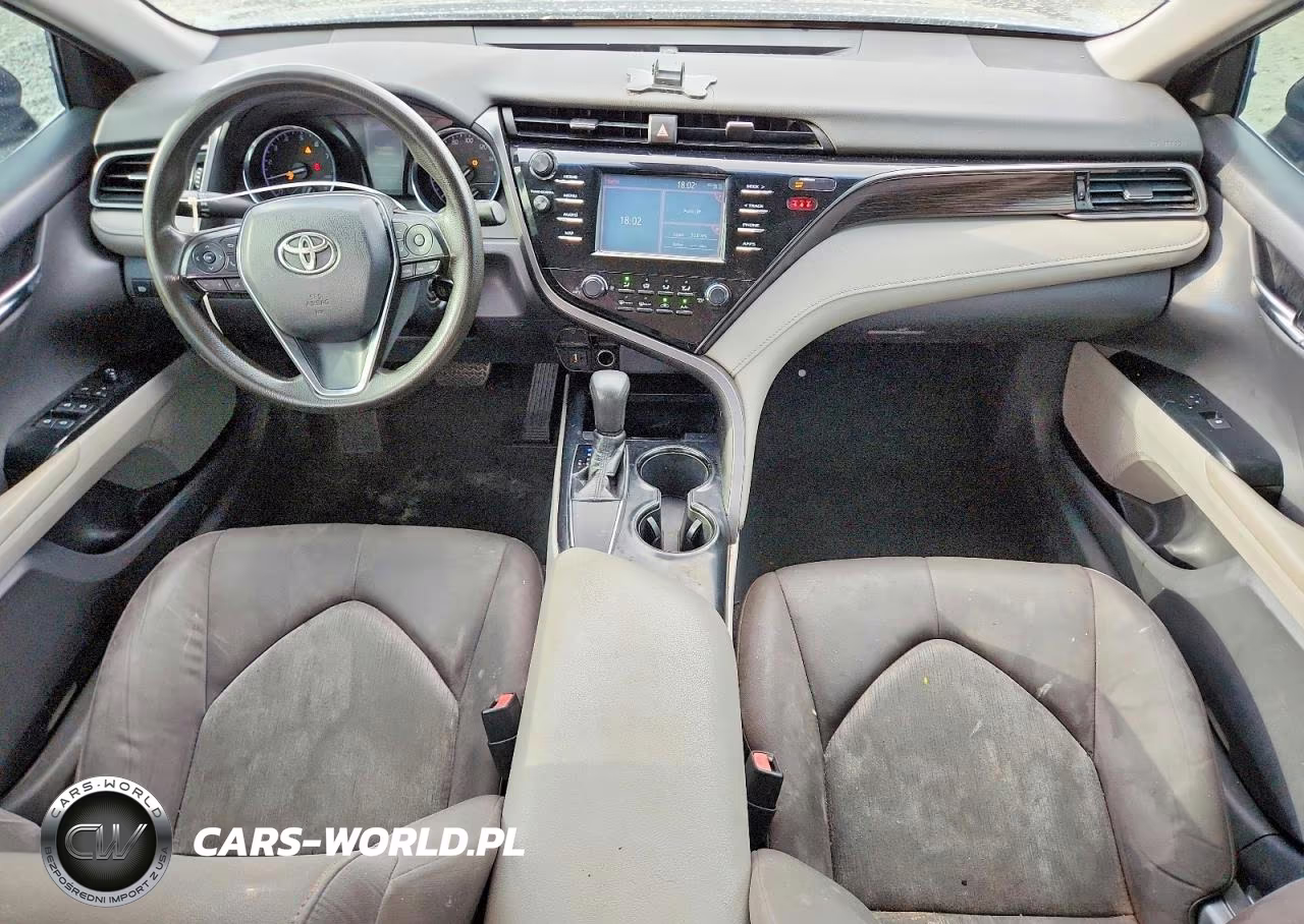 2019 Toyota Camry L VIN:4T1B11HK9KU802667 - 8
