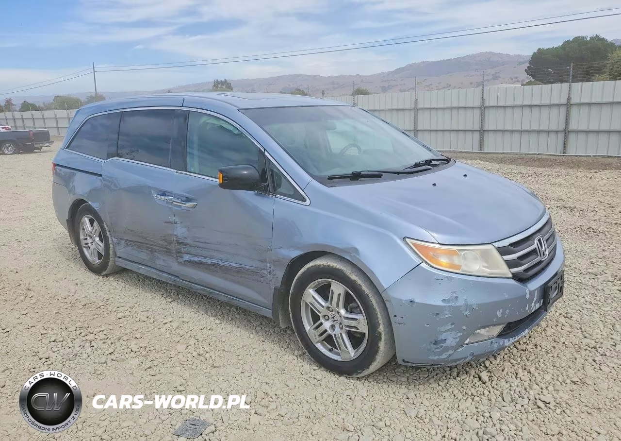 2012 Honda Odyssey Touring VIN:5FNRL5H98CB130628 - 4