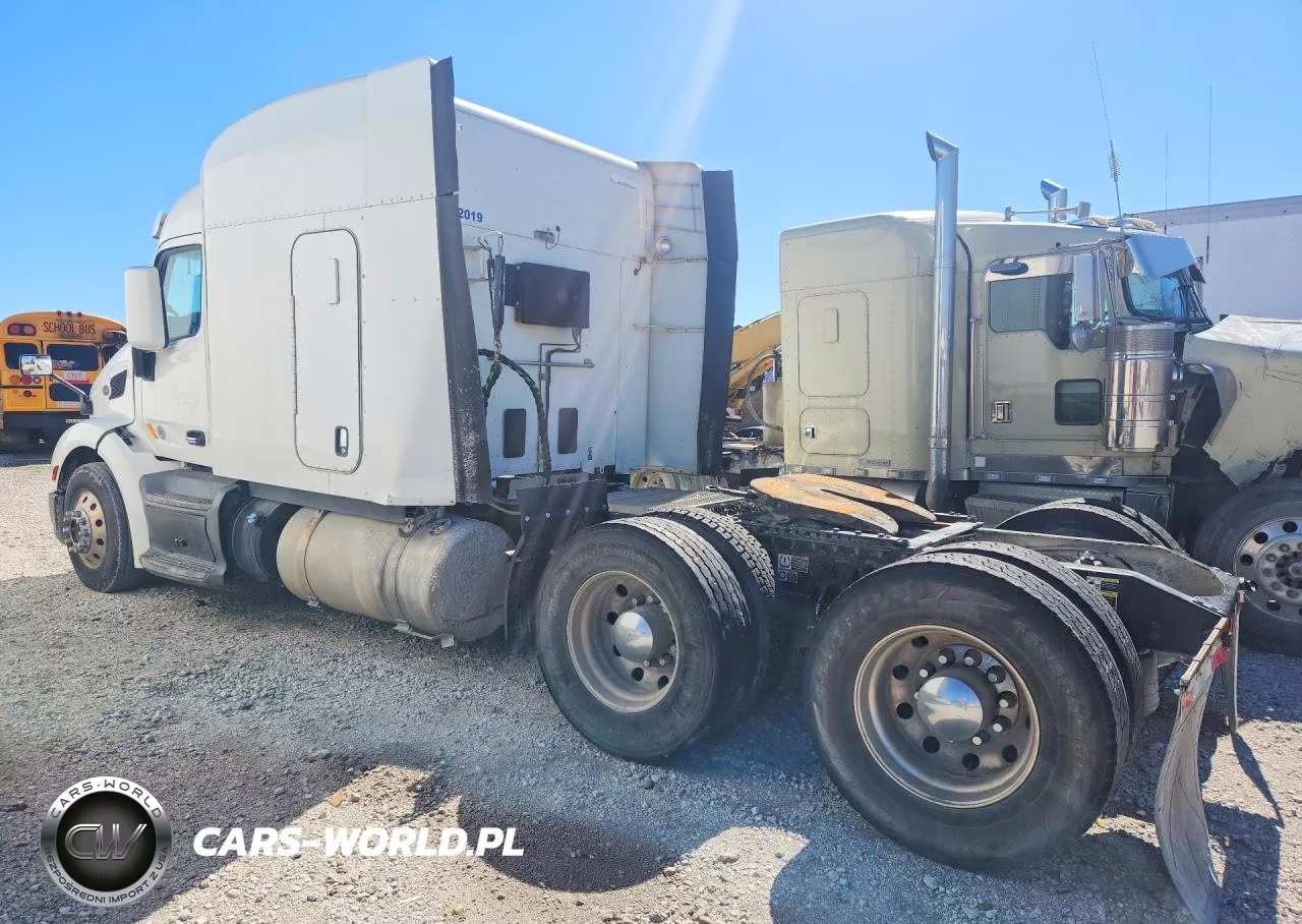 2018 Peterbilt 579 Semi Truck VIN:1XPBDP9X6JD484061 - 2
