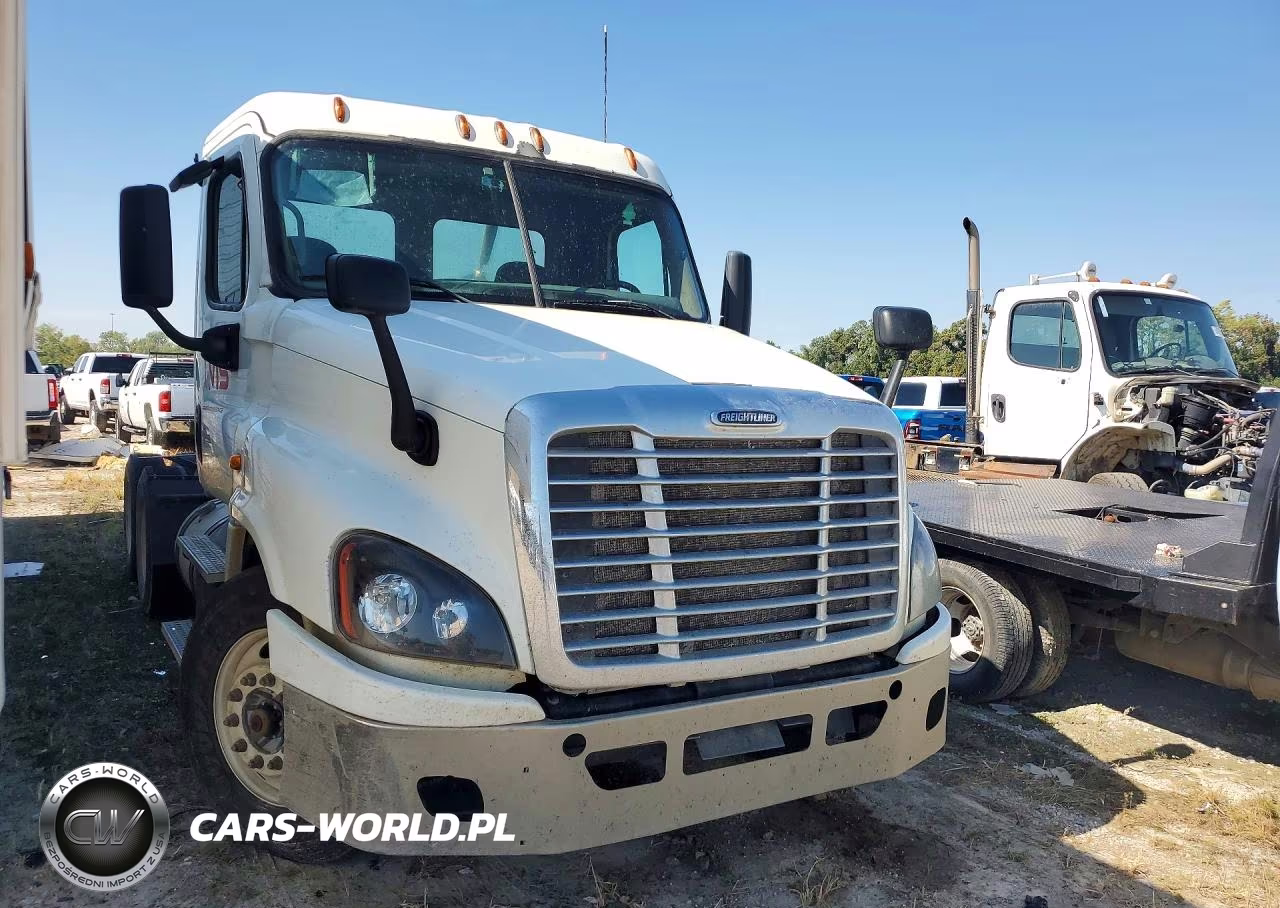 2016 Freightliner Cascadia 125 Semi Truck VIN:3AKJGEBG5GSHK9305 - 4