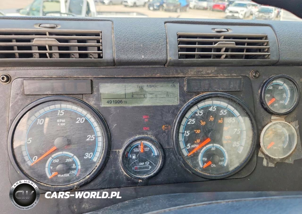 2016 Freightliner Cascadia 125 Semi Truck VIN:3AKJGEBG5GSHK9305 - 9