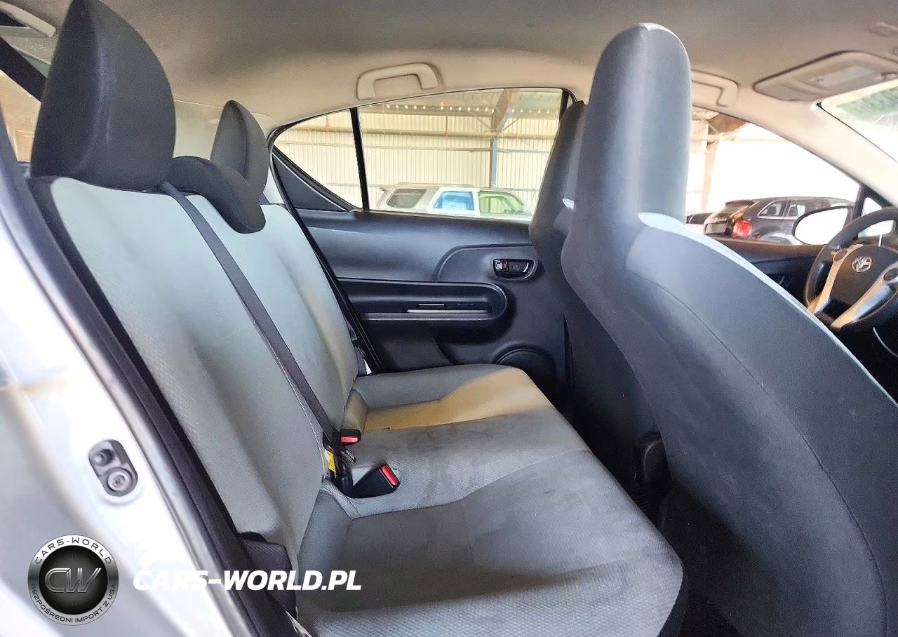 2017 Toyota Prius C One VIN:JTDKDTB33H1592697 - 10