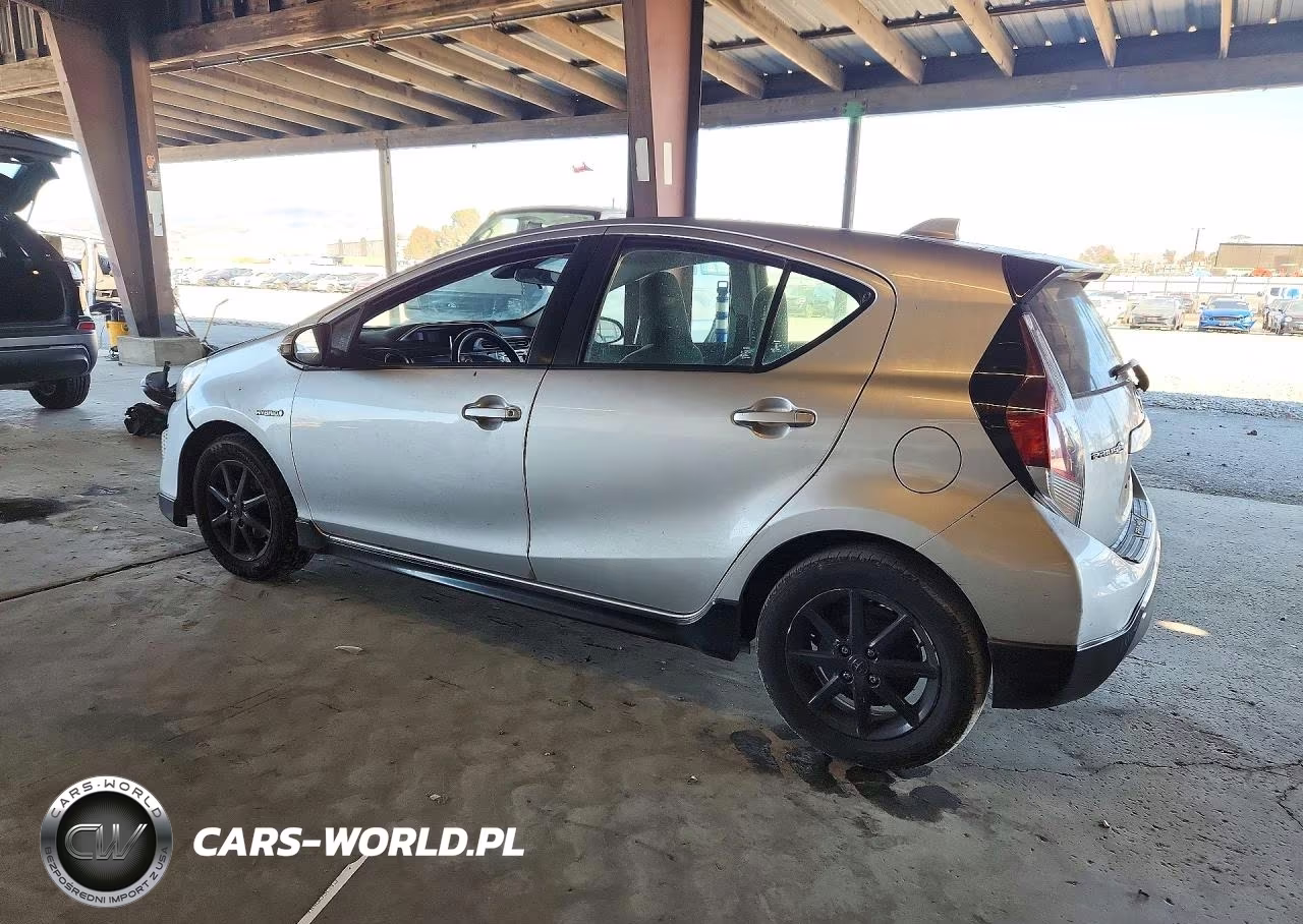 2017 Toyota Prius C One VIN:JTDKDTB33H1592697 - 2