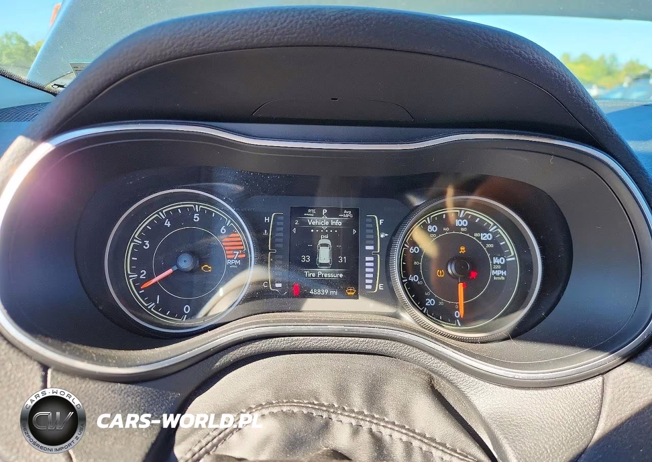 2020 Jeep Cherokee Latitude Plus VIN:1C4PJMLB8LD523859 - 9