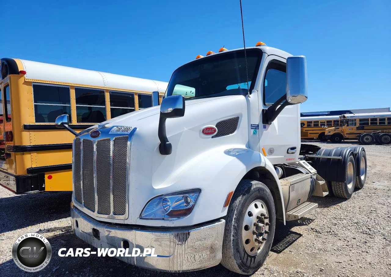 2019 Peterbilt 579 Semi Truck