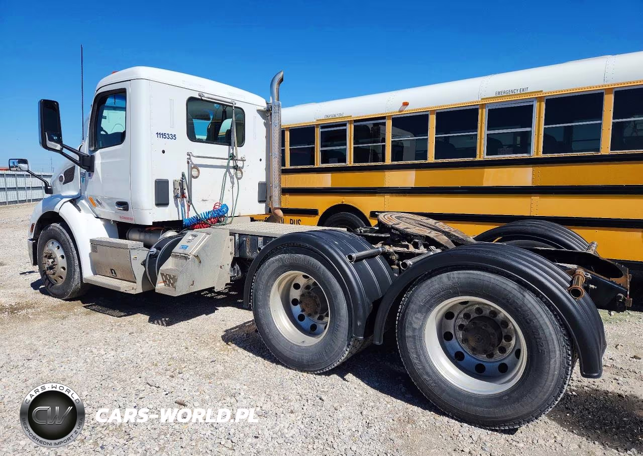 2019 Peterbilt 579 Semi Truck VIN:1XPBDP9X4KD261356 - 2
