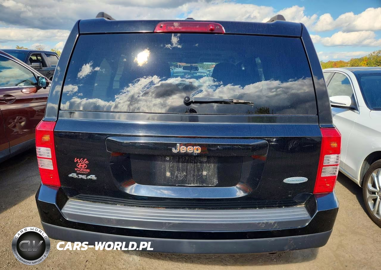 2014 Jeep Patriot Latitude VIN:1C4NJRFB7ED518932 - 6