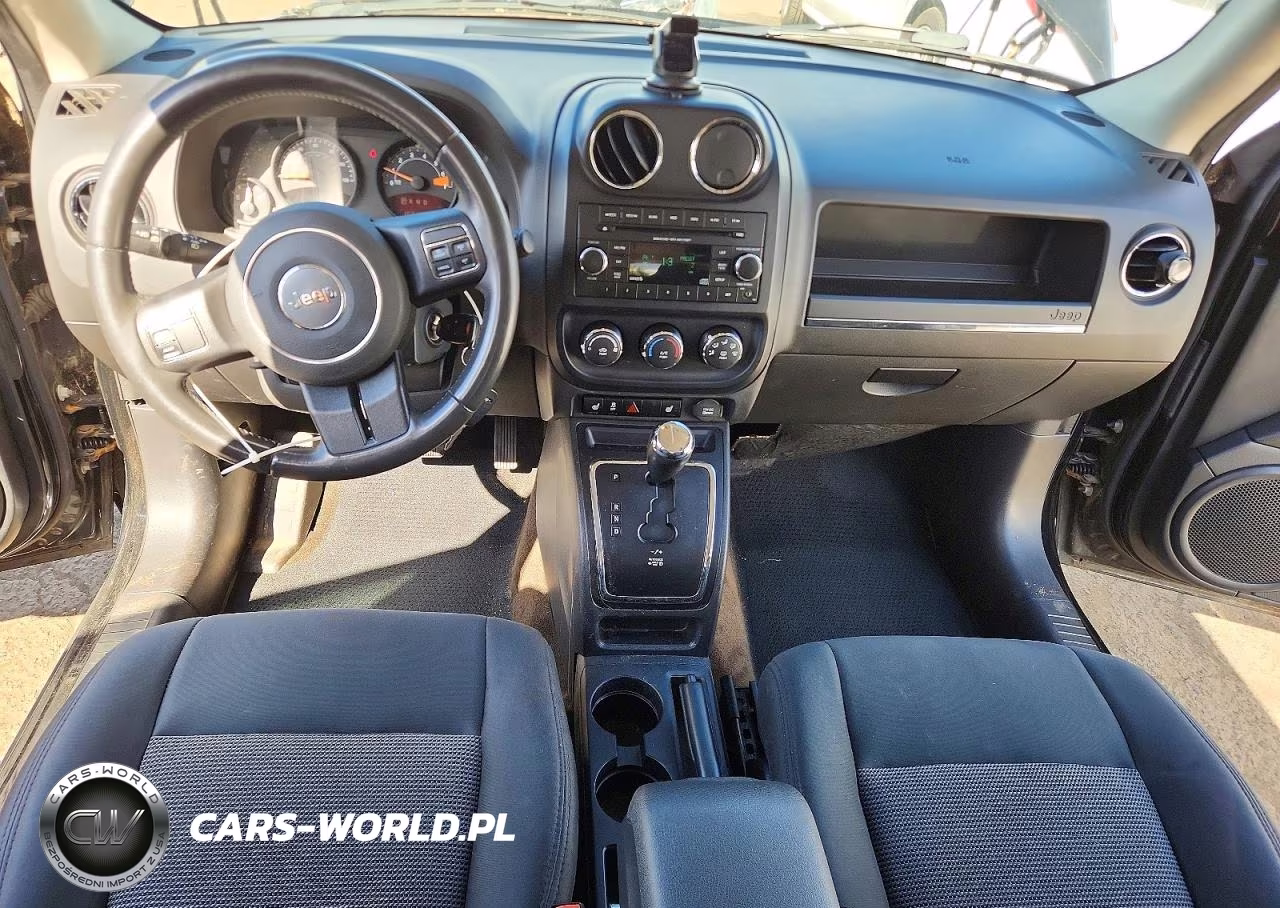 2014 Jeep Patriot Latitude VIN:1C4NJRFB7ED518932 - 8