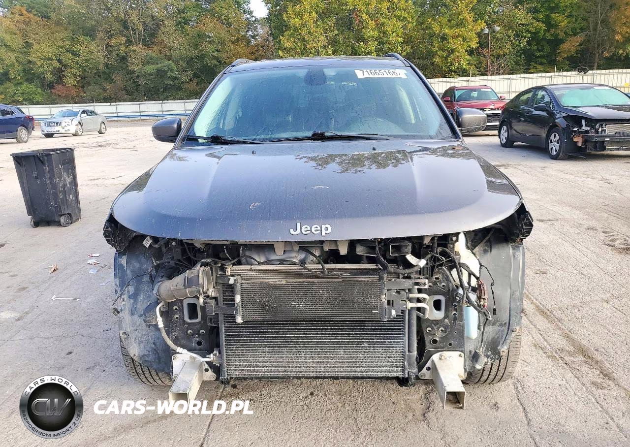 2018 Jeep Compass Latitude VIN:3C4NJDBB6JT418110 - 5
