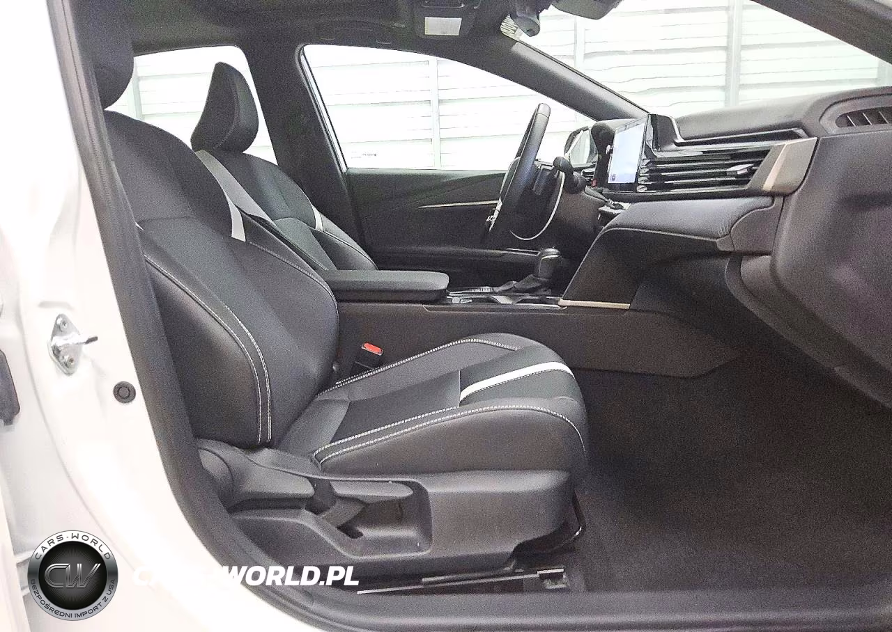 2025 Toyota Camry Se VIN:4T1DAACK0SU645661 - 13
