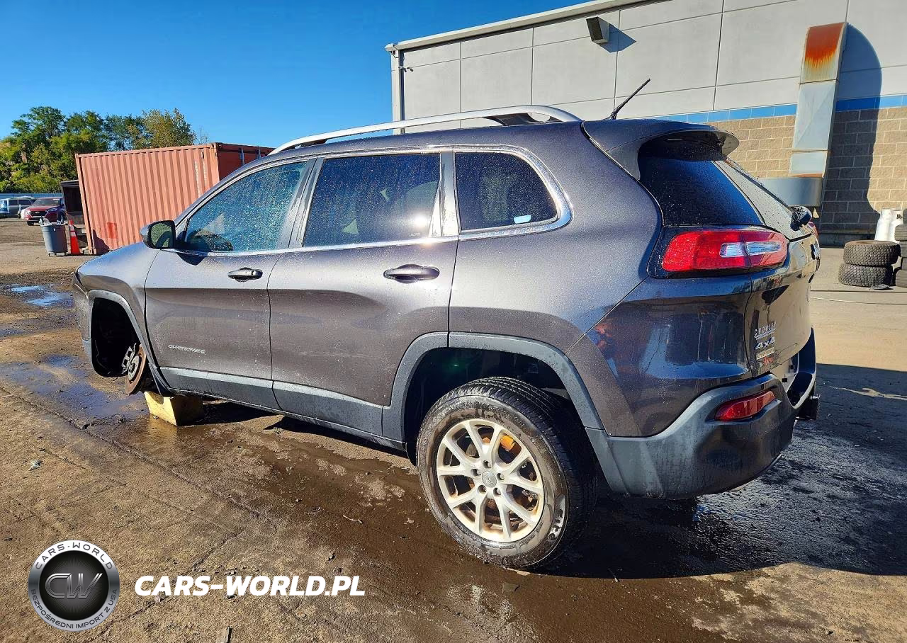 2016 Jeep Cherokee Latitude VIN:1C4PJMCSXGW214839 - 2