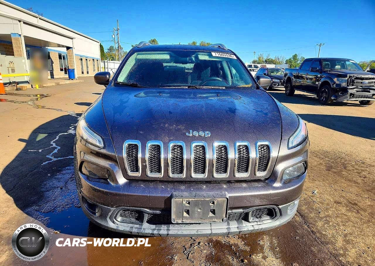 2016 Jeep Cherokee Latitude VIN:1C4PJMCSXGW214839 - 5