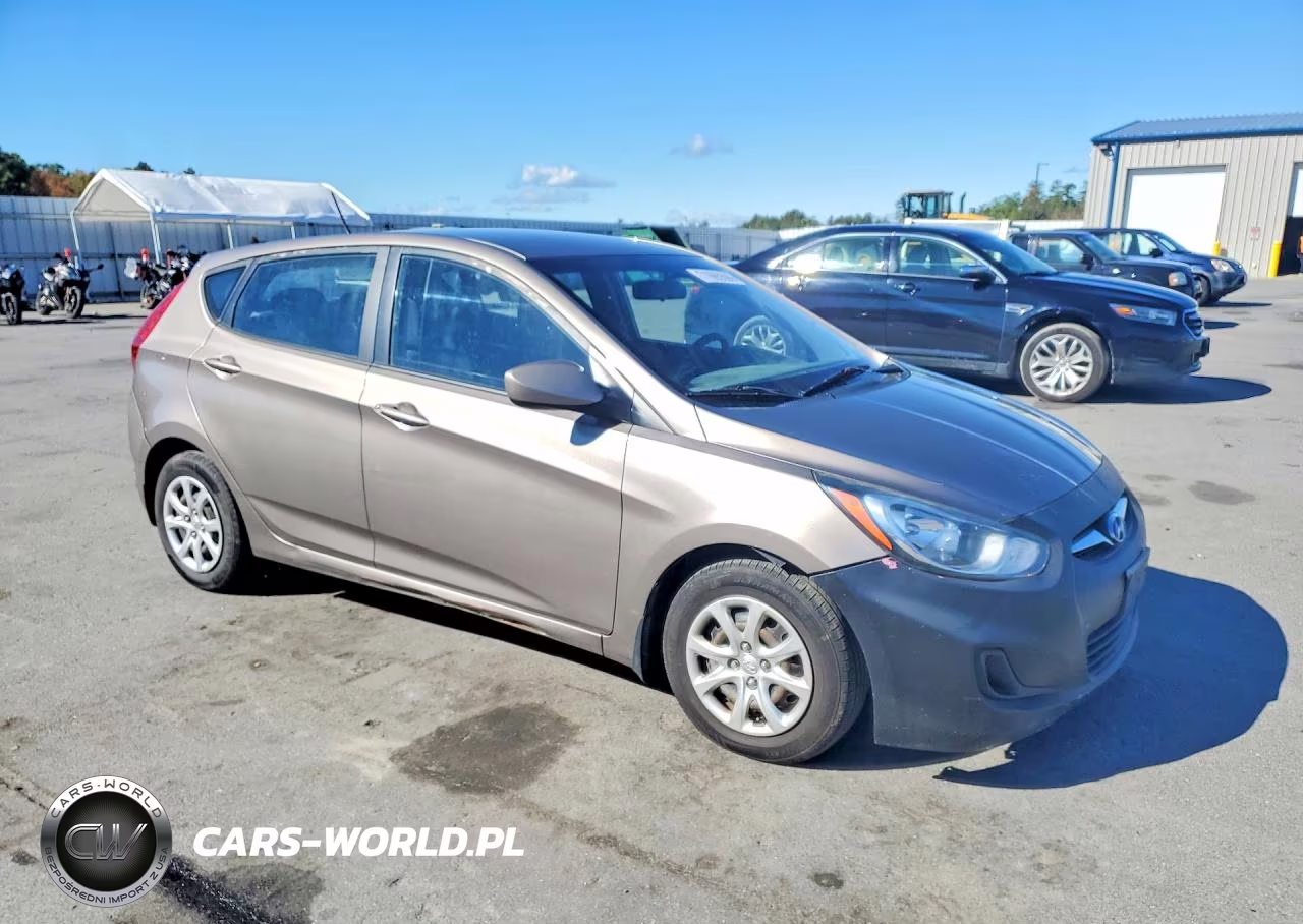 2013 Hyundai Accent VIN:KMHCT5AE2DU118461 - 4