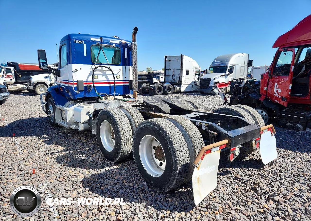 2017 Peterbilt 579 Semi Truck VIN:1XPBDP9X3HD358783 - 2