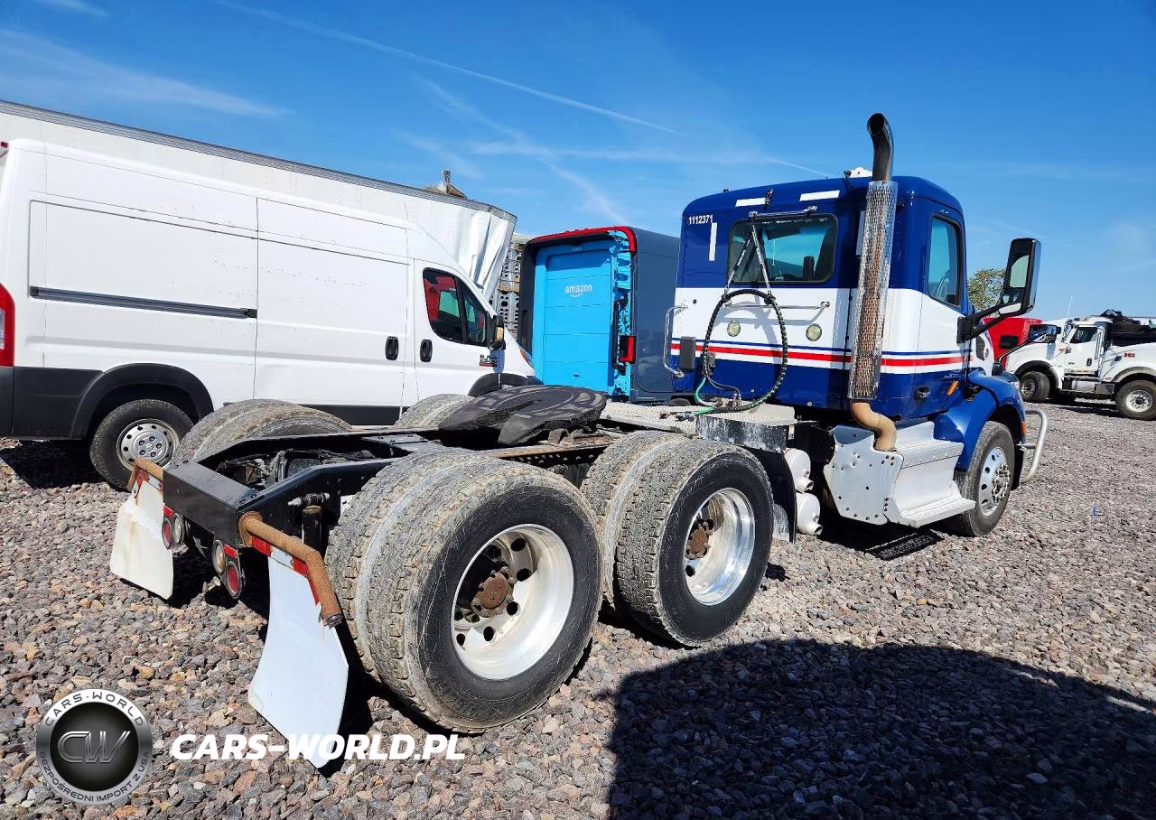 2017 Peterbilt 579 Semi Truck VIN:1XPBDP9X3HD358783 - 3