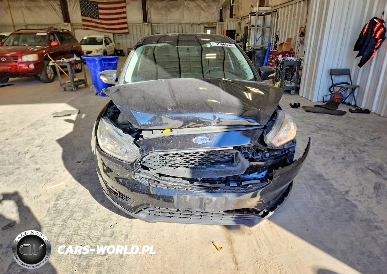 2015 Ford Focus Se VIN:1FADP3F22FL312342 - 5