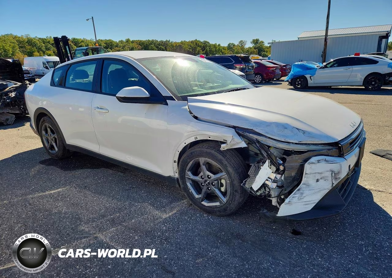 2025 Kia K4 Lxs VIN:3KPFT4DE0SE032441 - 4