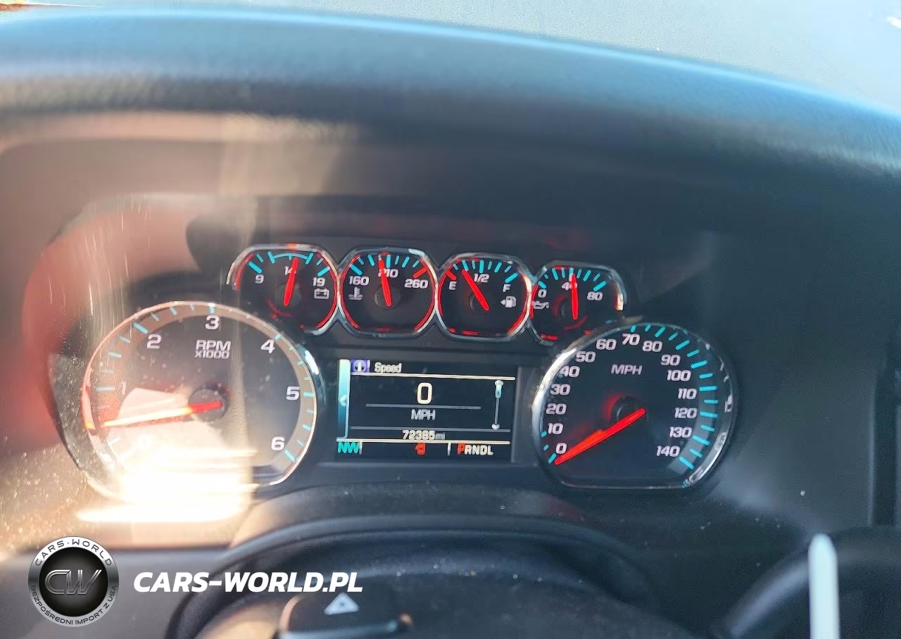 2018 Chevrolet Suburban K1500 Lt VIN:1GNSKHKCXJR315238 - 9