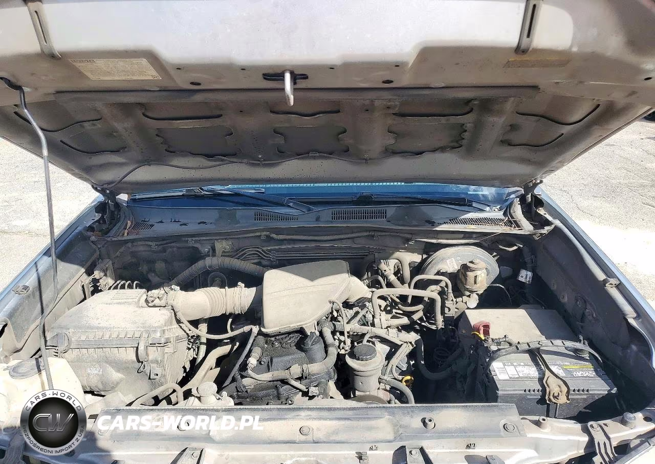 2018 Toyota Tacoma Sr VIN:5TFAX5GN1JX113270 - 11