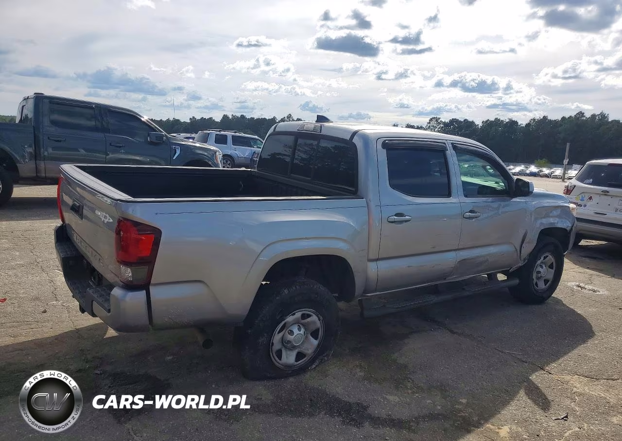 2018 Toyota Tacoma Sr VIN:5TFAX5GN1JX113270 - 3