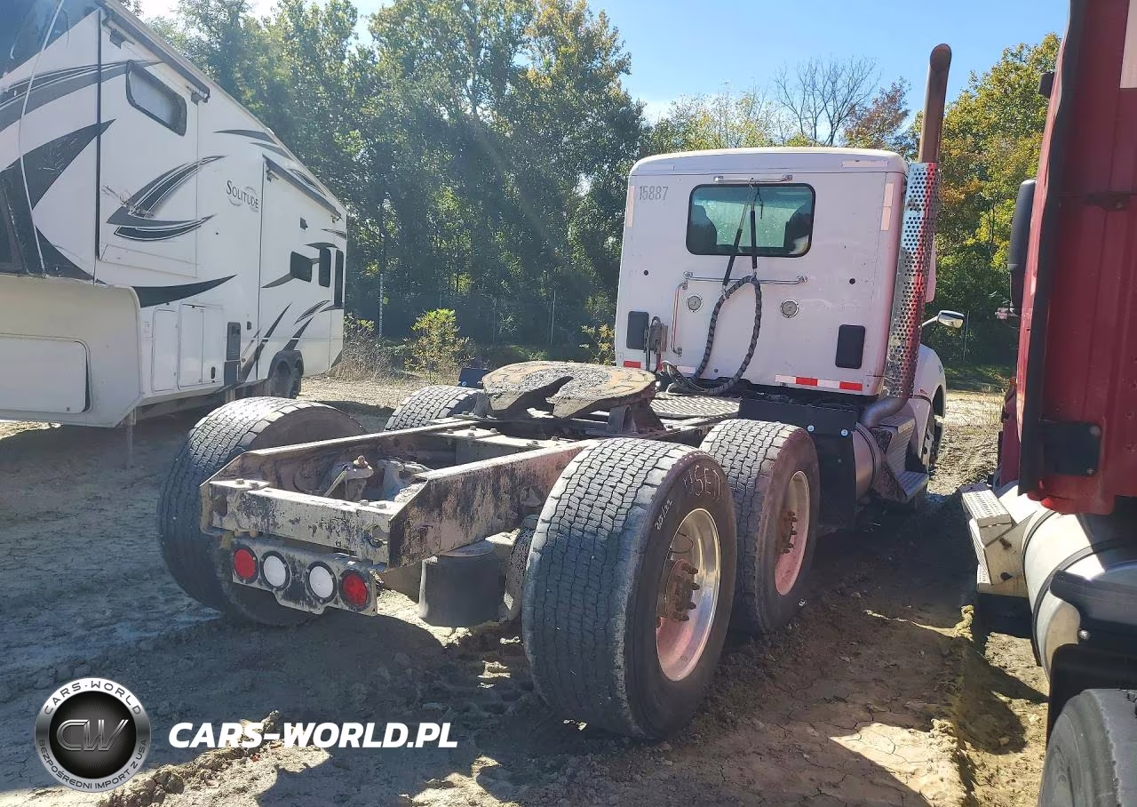 2015 Kenworth T680 Semi Truck VIN:1XKYDP9X3FJ438809 - 3
