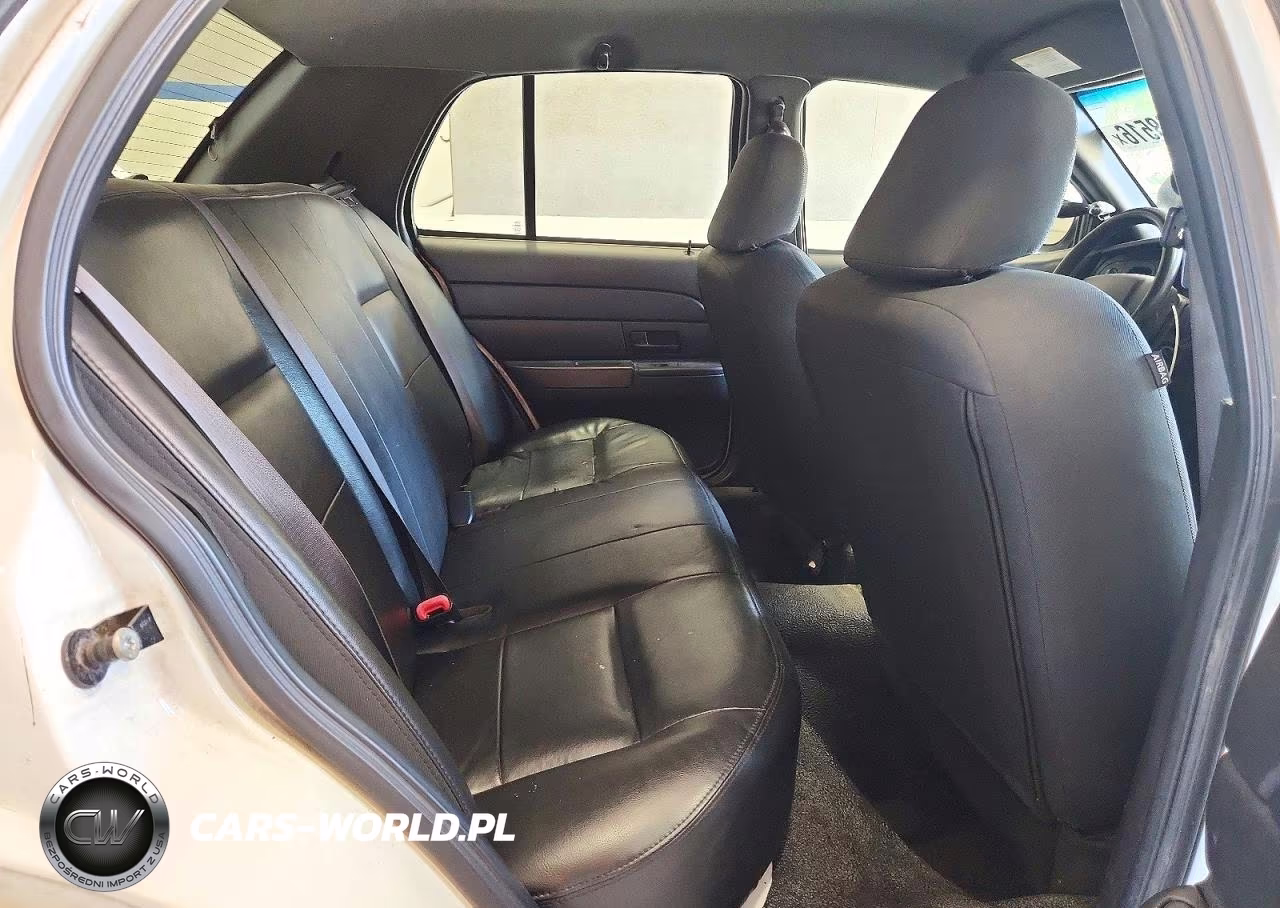 2009 Ford Crown Victoria Police Interceptor VIN:2FAHP71V69X123730 - 10