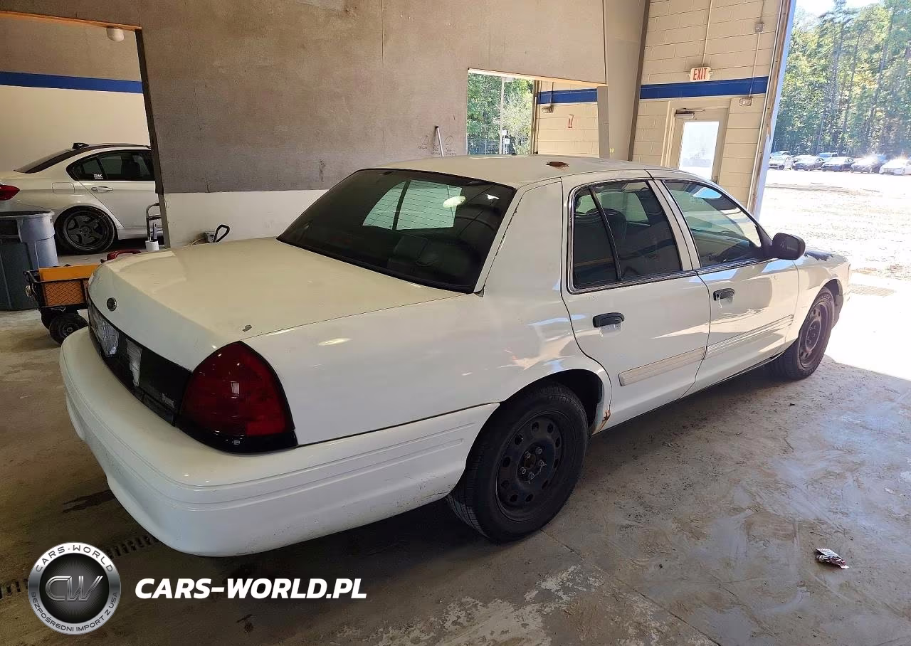 2009 Ford Crown Victoria Police Interceptor VIN:2FAHP71V69X123730 - 3