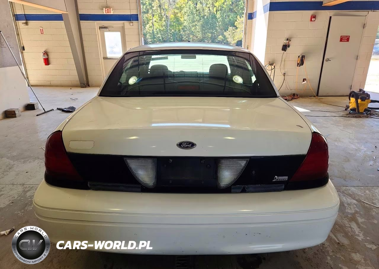 2009 Ford Crown Victoria Police Interceptor VIN:2FAHP71V69X123730 - 6