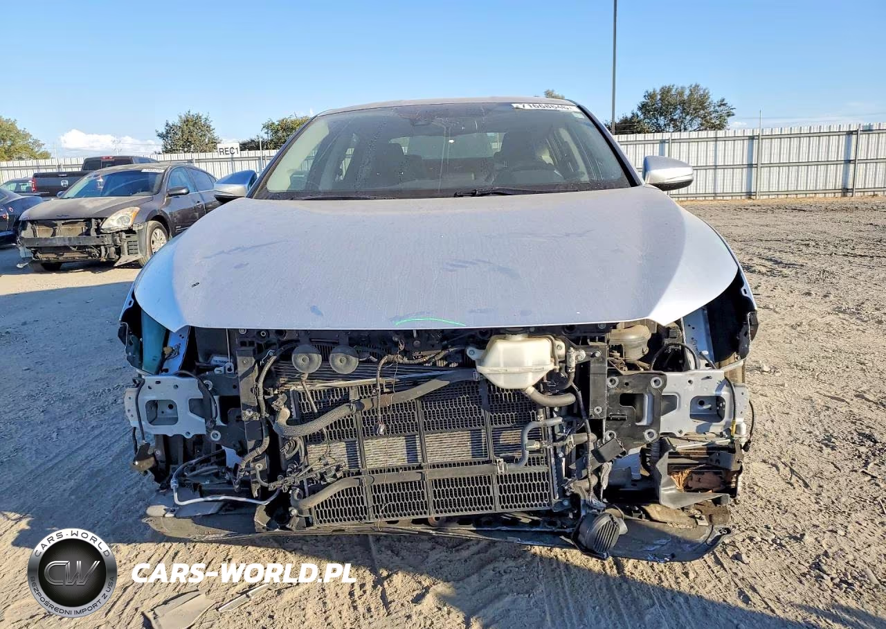 2019 Honda Clarity VIN:JHMZC5F18KC002803 - 5