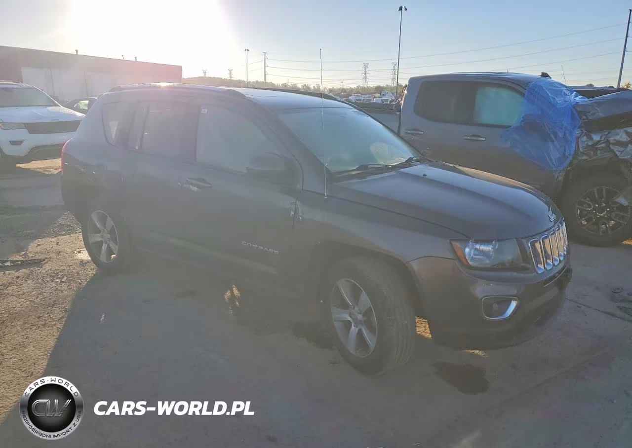 2017 Jeep Compass Latitude VIN:1C4NJDEB8HD192700 - 4