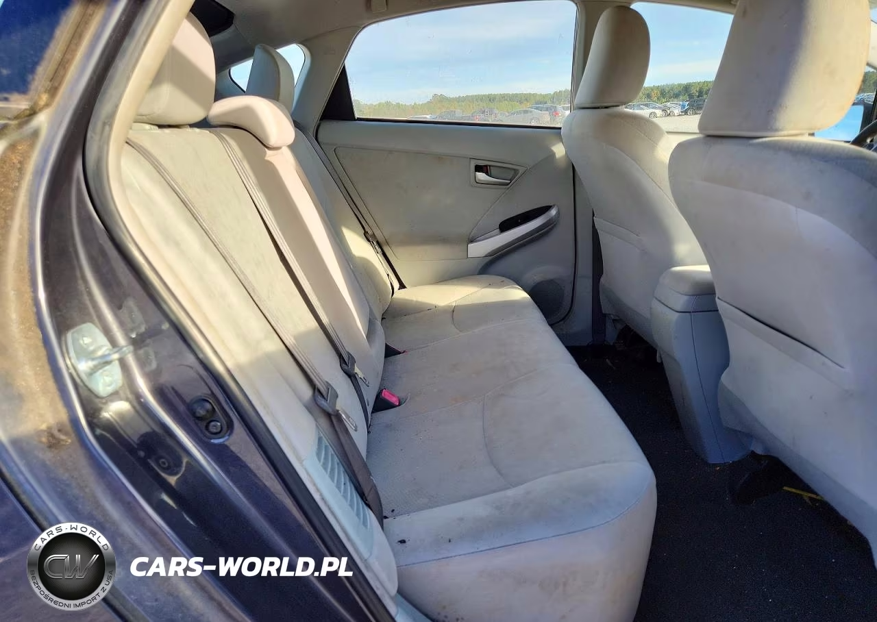 2015 Toyota Prius Two VIN:JTDKN3DU6F0452438 - 10