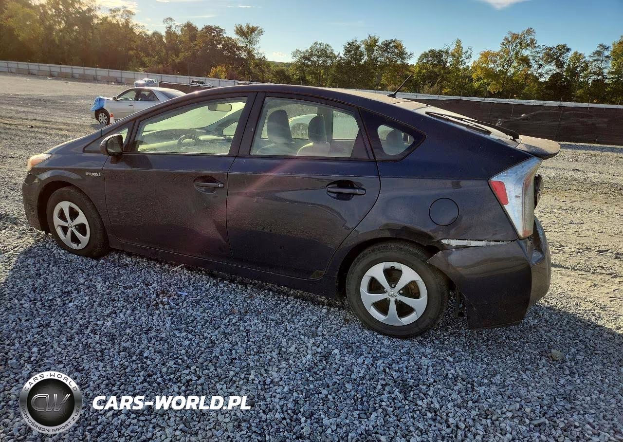 2015 Toyota Prius Two VIN:JTDKN3DU6F0452438 - 2