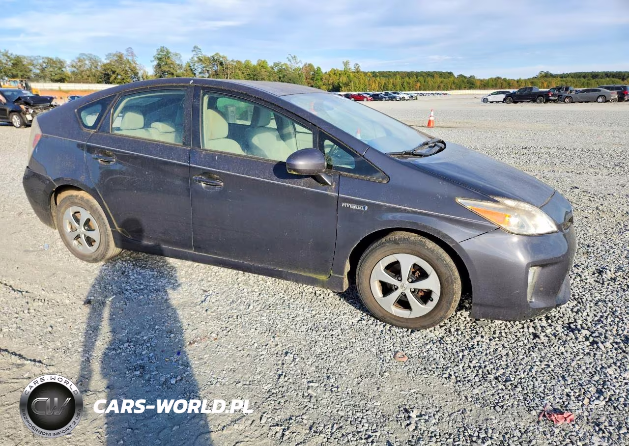 2015 Toyota Prius Two VIN:JTDKN3DU6F0452438 - 4