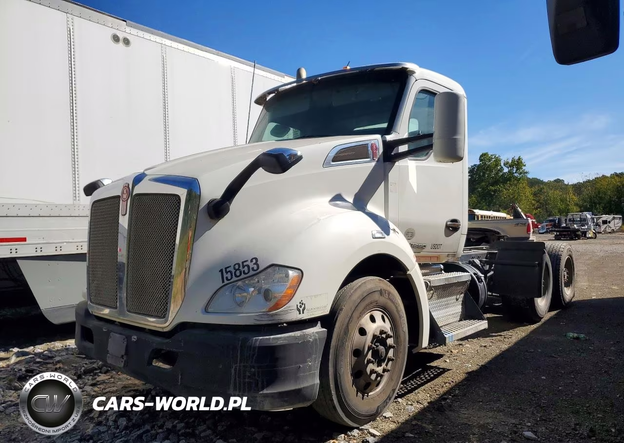 2015 Kenworth T680 Semi Truck