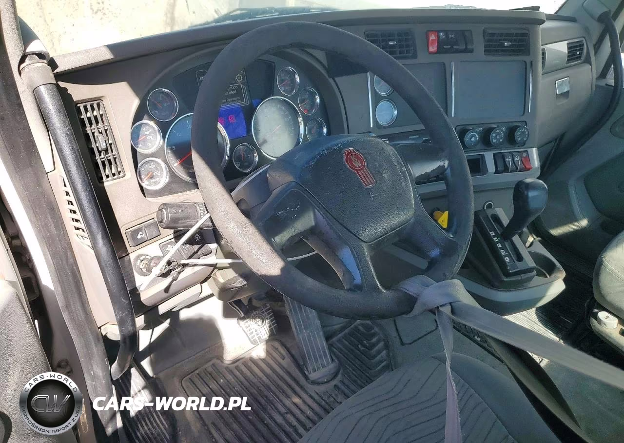 2015 Kenworth T680 Semi Truck VIN:1XKYDP9X5FJ438794 - 8