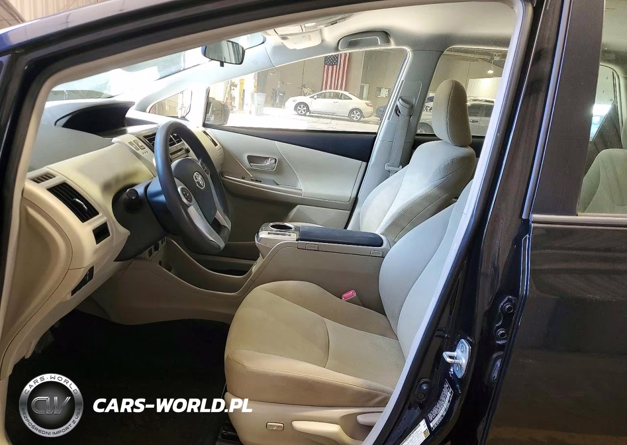 2013 Toyota Prius V VIN:JTDZN3EU8D3286951 - 7