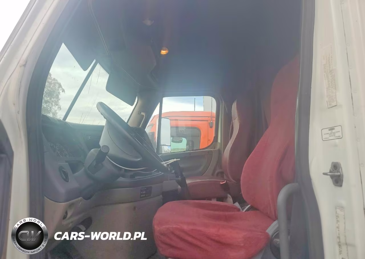 2012 Freightliner Cascadia 113 VIN:1FUJGHDVXCSBF2727 - 7