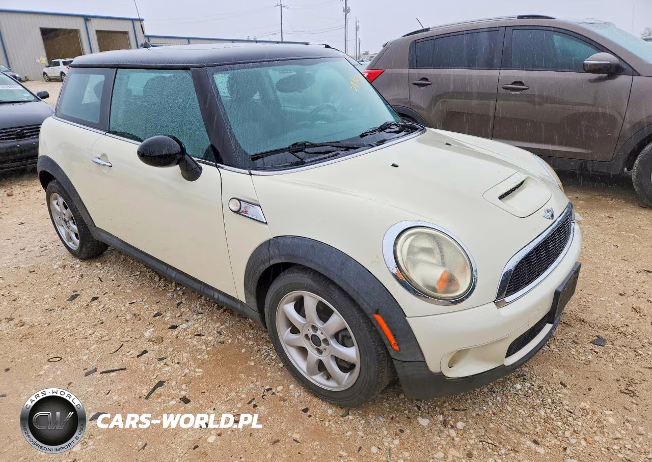 2010 Mini Cooper S VIN:WMWMF7C56ATW88633 - 4