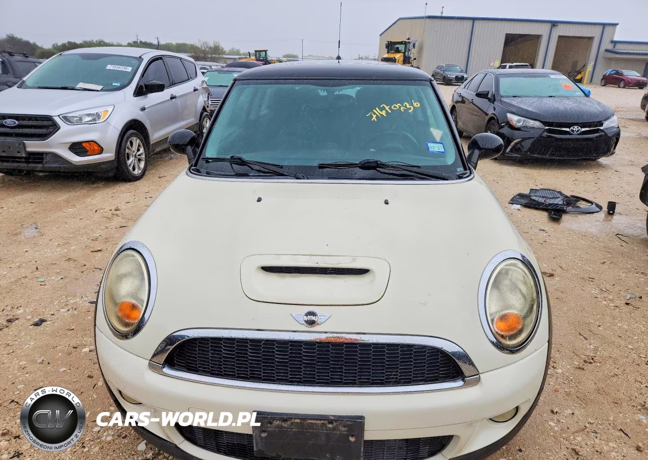 2010 Mini Cooper S VIN:WMWMF7C56ATW88633 - 5