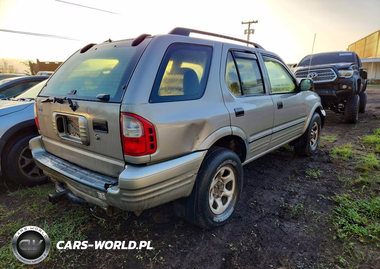 2004 Isuzu Rodeo S VIN:4S2DM58W844308256 - 3