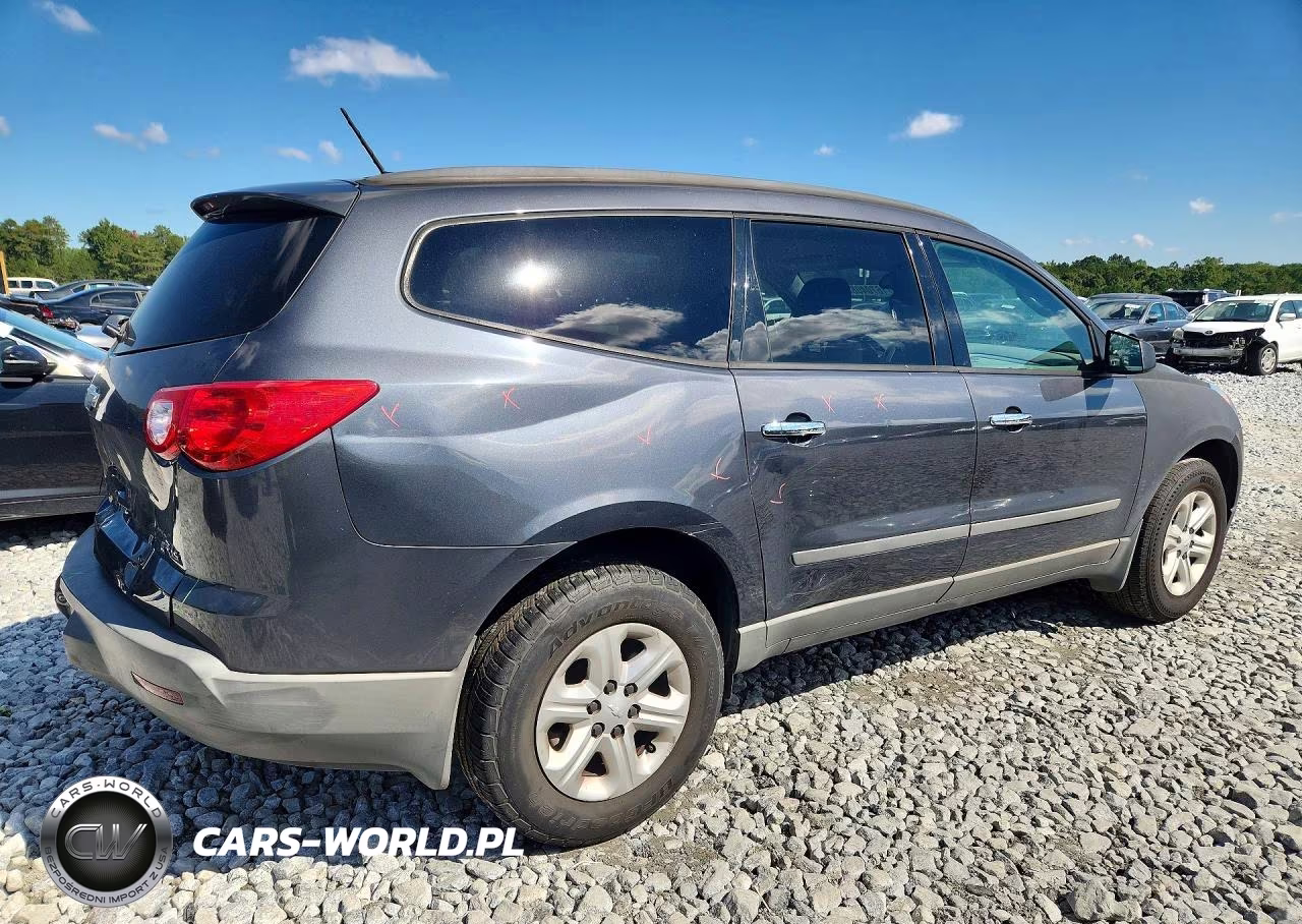 2012 Chevrolet Traverse Ls VIN:1GNKRFED1CJ335027 - 3