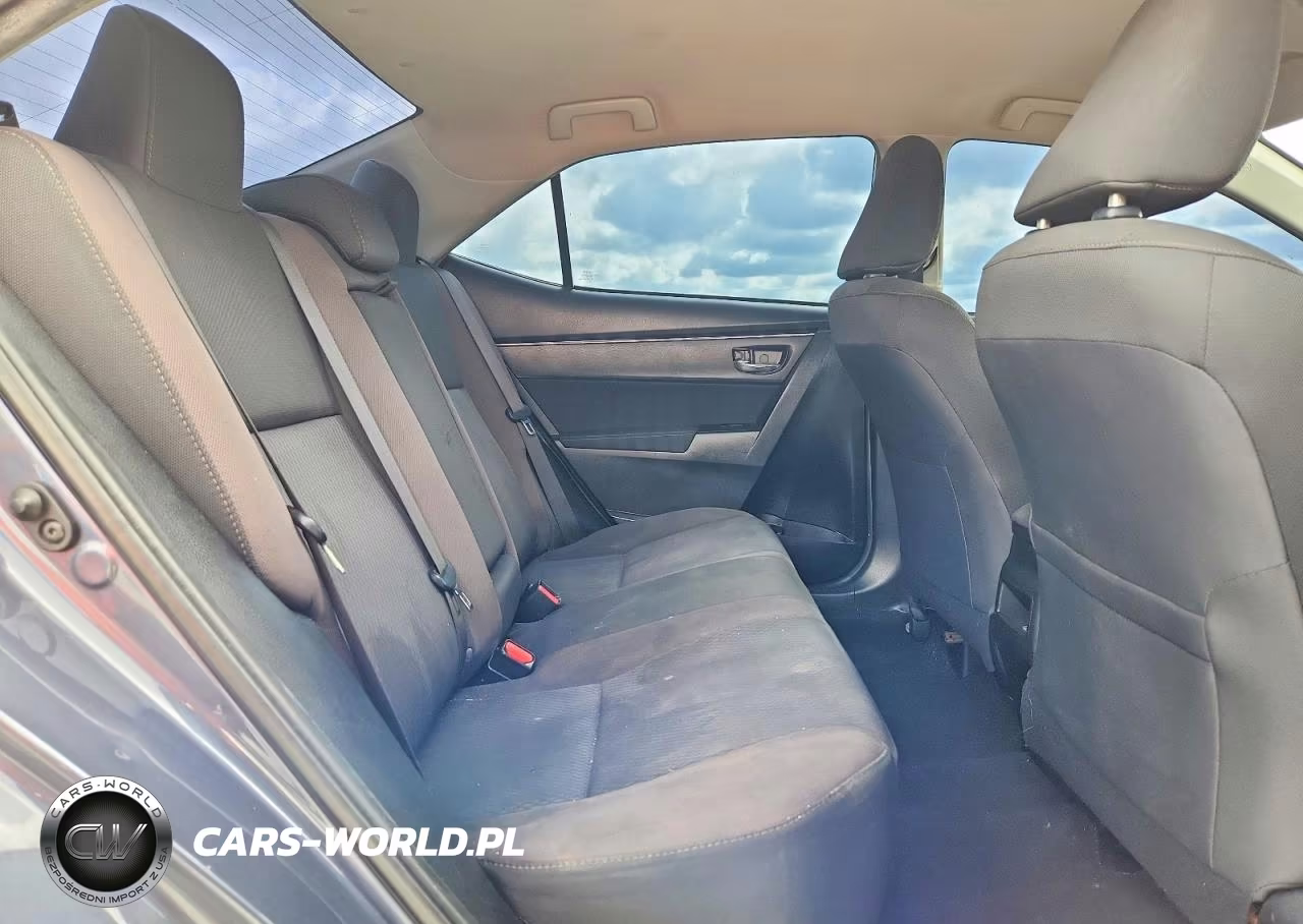 2018 Toyota Corolla Le VIN:5YFBURHE8JP822716 - 10