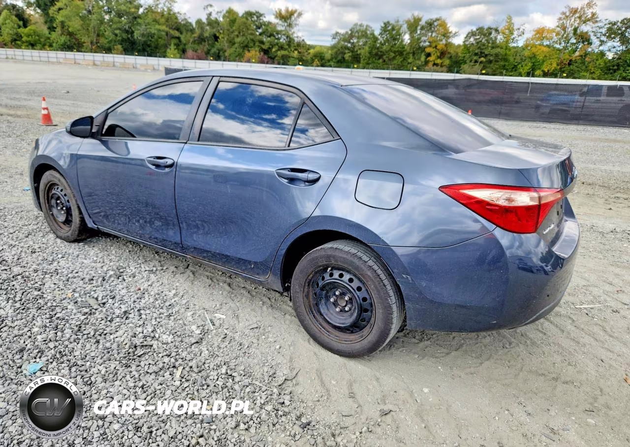 2018 Toyota Corolla Le VIN:5YFBURHE8JP822716 - 2